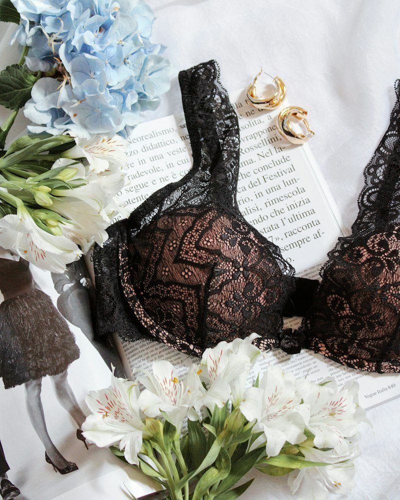 Lace Trim Non-Padded Bra — Bras price in Pakistan